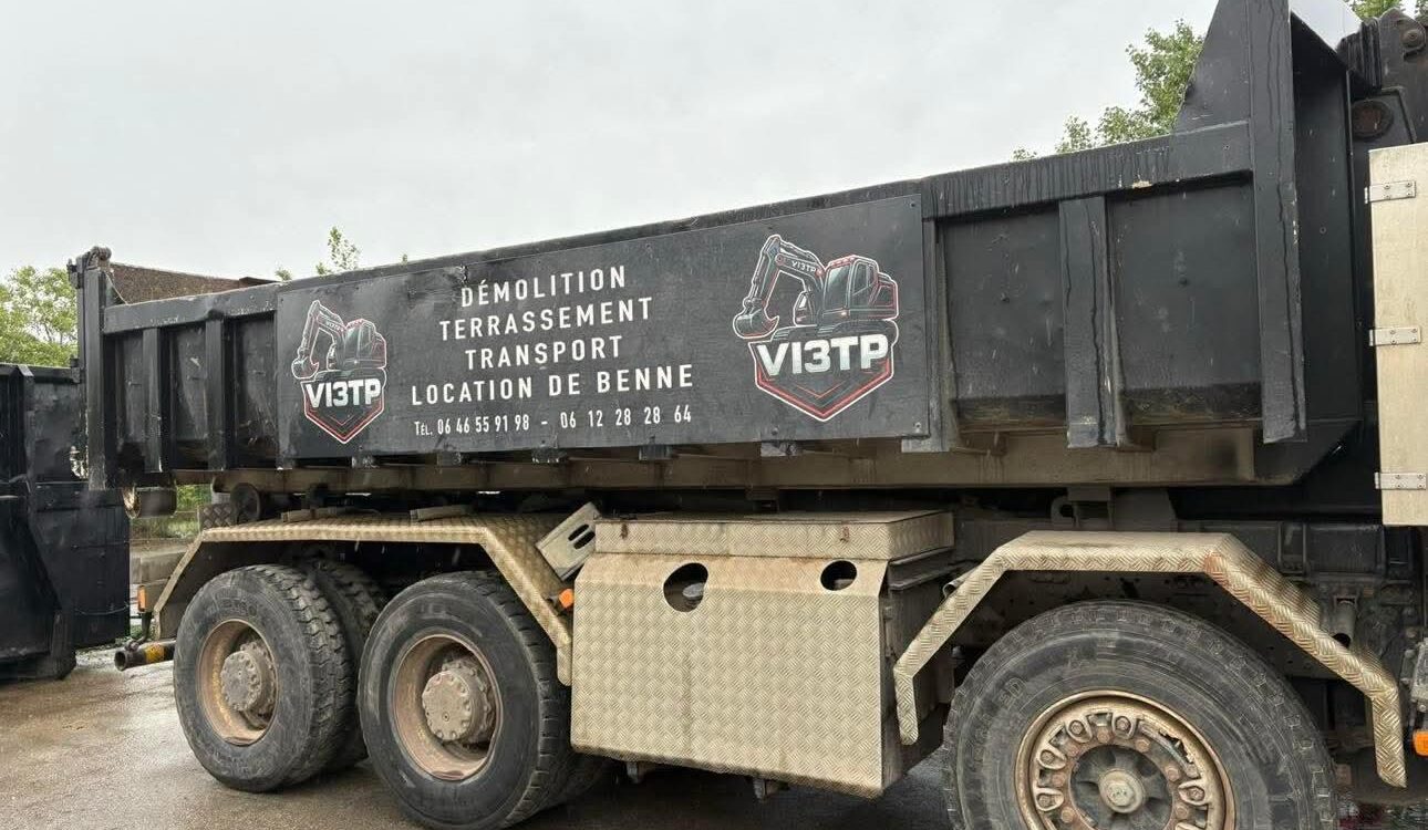 LOCATION BENNES_1 1290X750 | V13TP Location de bennes rapide pour particuliers et professionnels sur les secteurs de Mulhouse et Altkirch Illzach